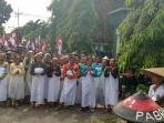 warga-kendeng-tolak-pembangunan-pabrik-semen_20160602_192140.jpg<pf>warga-kendeng-tolak-pembangunan-pabrik-semen_20160602_192128.jpg<pf>warga-kendeng-tolak-pembangunan-pabrik-semen_20160602_192337.jpg