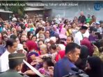 warga-kompak-nyanyikan-lagu-selamat-ulang-tahun-untuk-jokowi_20170622_134800.jpg