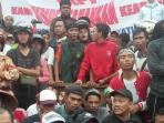 warga-luar-batang-lihat-digusur_20160411_094442.jpg