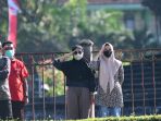 warga-malang-dan-turis-asing-ikuti-upacara-kemerdekaan-ri_20220817_144728.jpg