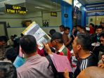 warga-medan-perpanjang-surat-surat-kendaraannya_20170104_184651.jpg