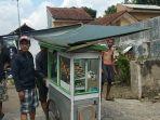 warga-membantu-mengamankan-roda-pempek-milik-om-23.jpg