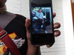 warga-mencari-anggota-keluarganya-yang-tak-kunjung-pulang-set.jpg