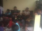 warga-mengungsi-ke-polsek-ende_20180520_132827.jpg