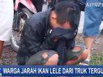 warga-menjarah-lele.jpg