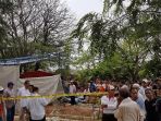 warga-padati-proses-autopsi-j_20170809_132655.jpg