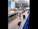 warga-panik-usai-bom-di-bandara-brussel_20160322_163542.jpg