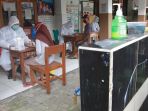 warga-petamburan-jalani-rapid-test-covid-19_20201122_184417.jpg