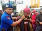 warga-pulau-sebesi-dekat-gunung-anak-krakatau-saat-eva.jpg