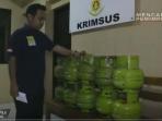 warga-resah-beredarnya-tabung-gas-berisi-air_20161011_182633.jpg