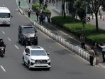 warga-sambut-iring-irigan-paus-fransiskus-di-jakarta_20240903_133711.jpg