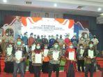 warga-sulawesi-tengah-menerima-sertifikat-tanah-gratis.jpg