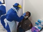 warga-tanah-abang-lakukan-swab-test-covid-19_20200622_145431.jpg