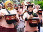 warga-tanam-bibit-caba.jpg
