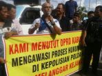 warga-tuntut-bupati-katingan-mundur_20170106_180636.jpg