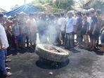 warga-unjuk-rasa-di-madina-terkait-bansos-covid-19_1.jpg