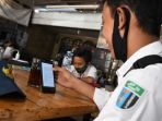 warkop-pitulikur-fasilitasi-siswa-belajar-daring-dengan-wifi-gra_20200720_171722.jpg