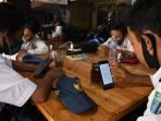 warkop-pitulikur-fasilitasi-siswa-belajar-daring-dengan-wifi-gra_20200720_172432.jpg