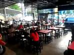 waroeng-charity-warung-kopi-bernuansa-unik-di-kota-manado_20150524_235531.jpg