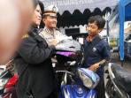 wartawan-ditilang-sbya_20141226_141712.jpg
