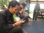wartawan-menunggu-kedatangan-jenazah-kapten-rino_20161219_100654.jpg