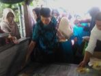 warung-makan-milik-puji-selalu-menyediakan-opor-gratis-bagi-masyarakat_20180625_193522.jpg