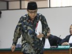 waryono-karno-jalani-sidang-perdana_20150507_135030.jpg