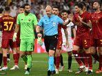wasit-inggris-anthony-taylor-tengah.jpg
