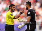 wasit-salman-ahmad-falahi-berbicara-kepada-yazid-abu-layla-dari-yordania.jpg