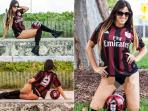 wasit-sepak-bola-italia-nan-seksi-claudia-romani_20160112_152500.jpg