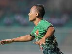 wawan-febrianto-lakukan-selebrasi_20170927_115527.jpg