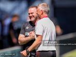 wayne-rooney-ole-ole.jpg