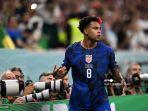 weston-mckennie-bereaksi-selama-pertandingan.jpg
