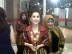 widyawati-saat-di-acara-festival-film-indonesia-2014_20141206_212104.jpg