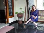 wina-lia-sosok-perempuan-yang-iklan-penjualan-rumahnya_20150313_055517.jpg