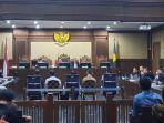 windi-purnama-kurir-saweran-korupsi-bts-kominfo-memberikan-kesaksian.jpg