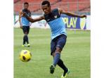 wing-bek-persipura-jayapura-ruben-sanadi_20141120_144235.jpg
