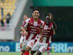 winger-persis-althaf-indie-merayakan-gol-ke-ke-gawang-tim-tamu-persik.jpg
