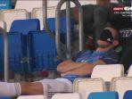winger-real-madrid-gareth-bale-tertangkap-kamera-tengah-tertidur.jpg