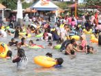 wisata-ancol-dipadati-pengunjung_20170103_114808.jpg