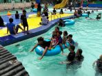 wisata-ke-kolam-renang-legendaris-karang-setra-waterland_20230518_193034.jpg