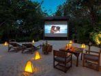 wisata-malam-di-maldives-nonton-bioskop-outdoor-romantis-bareng-pasangan.jpg