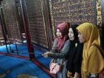 wisata-religi-al-quran-raksasa-palembang_20170605_123645.jpg