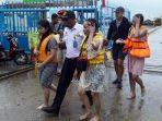 wisatawan-korban-kapal-tenggelam-dievakuasi.jpg