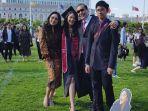 wisuda-putri-tanjung-di-san-fransisco.jpg