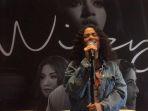 wizzy-nyanyi-lagu-kepastian.jpg
