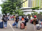 wni-usai-karantina-covid-19-terpusat-di-rusun-pasar-rumput_20220107_184517.jpg