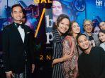 wregas-bhanuteja-bersama-pemeran-film-budi-pekerti.jpg