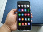 wujud-galaxy-s20-ultra-setelah-diaktifkan-layarnya-sangat-glossy.jpg