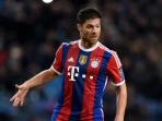 xabi-alonso-sendiriii_20150403_200546.jpg